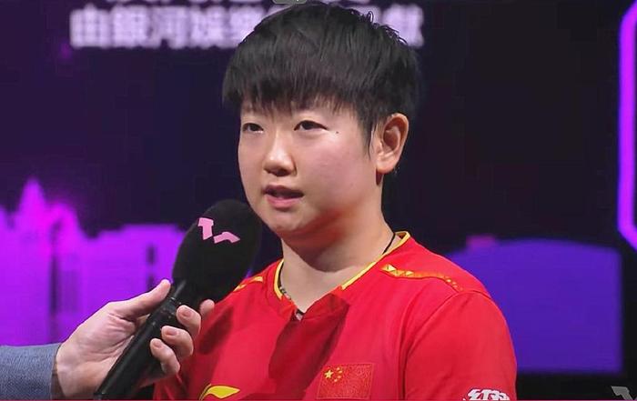 国乒3胜1负！孙颖莎意外丢1局，王曼昱不战而胜，向鹏苦战5局惜败