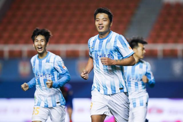 【中超】桂宏破门巴索戈补时点杀 申花1比1广州城